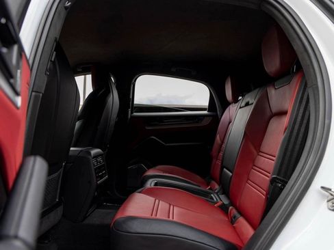 Certified 2024 Porsche Cayenne Turbo GT image 82