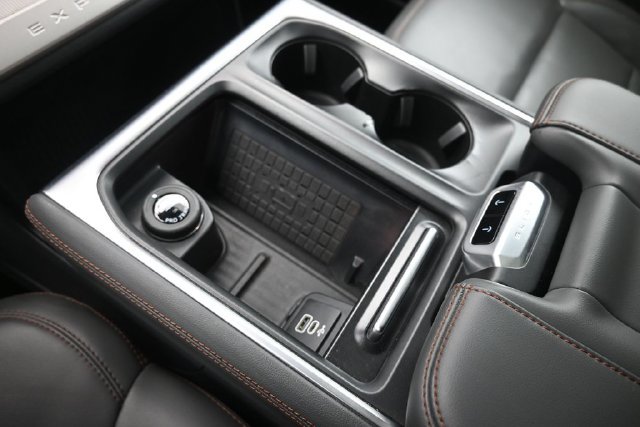 Certified 2025 Ford Expedition Active AWD/4WD image 18