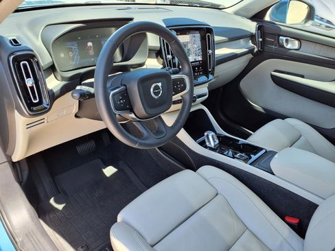 Certified 2023 Volvo XC40 B5 Ultimate w/ Protection Package Premier AWD/4WD image 20