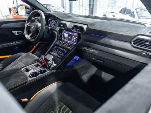 Used 2024 Lamborghini Urus Performante AWD/4WD image 54