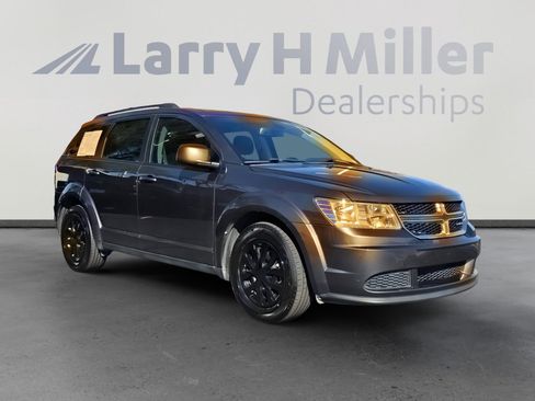 Used 2019 Dodge Journey SE image 7