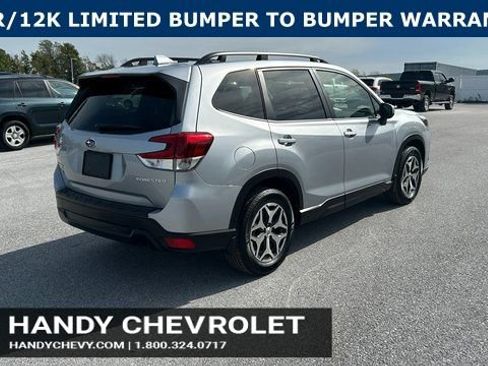 Used 2022 Subaru Forester Premium image 3