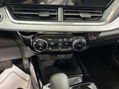 Certified 2024 Chevrolet Trax LT w/ Driver Confidence Package FWD image 16