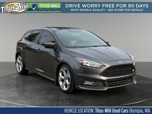 Used 2017 Ford Focus ST FWD image 1