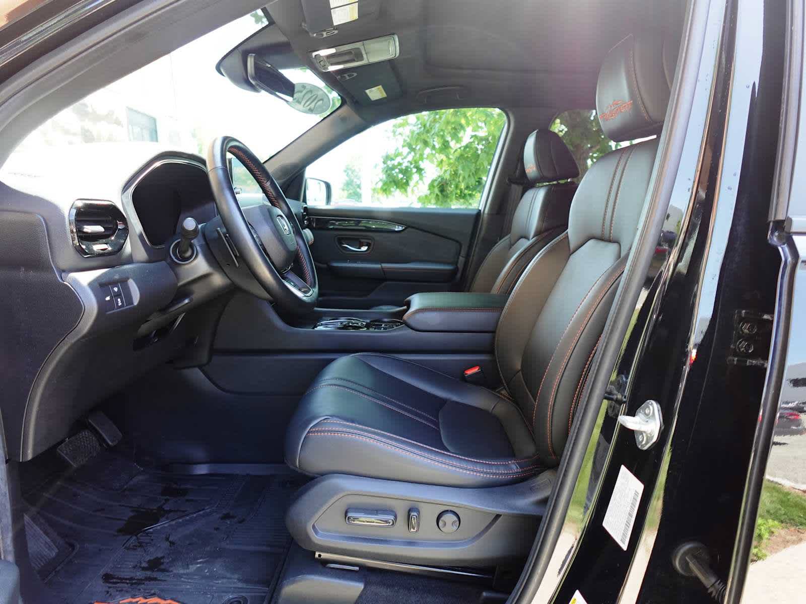 Certified 2025 Honda Pilot TrailSport image 12