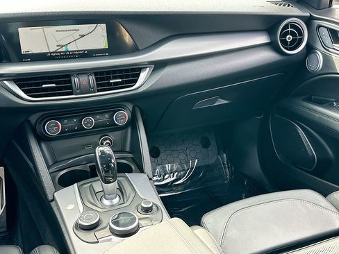 Used 2018 Alfa Romeo Stelvio Ti Sport image 25