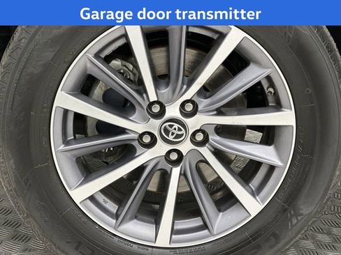 Used 2017 Toyota Highlander XLE image 12