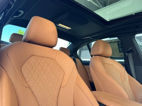Used 2023 BMW 530e w/ Premium Package RWD image 20