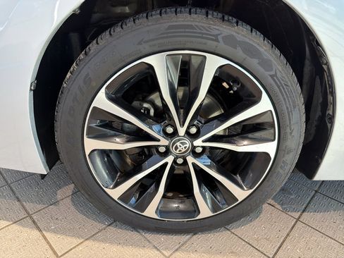 Used 2017 Toyota Corolla SE image 9