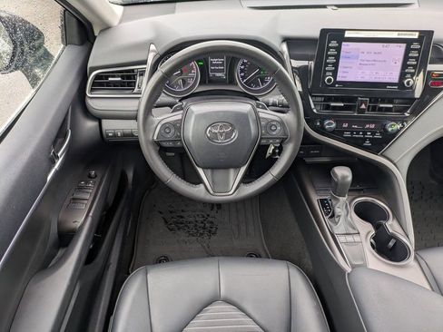 Used 2024 Toyota Camry SE image 15