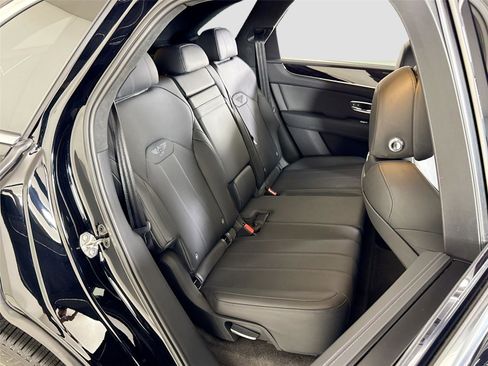 Used 2024 Bentley Bentayga image 28