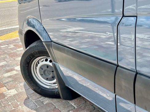 Used 2018 Mercedes-Benz Sprinter 2500 image 10