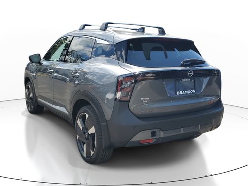 New 2026 Nissan Kicks SR w/ Cold Weather Package AWD/4WD image 5