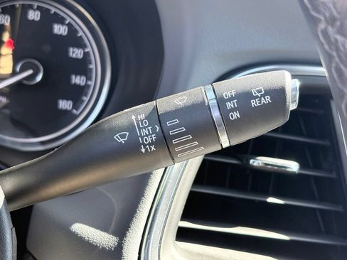 Used 2024 Buick Enclave Essence FWD image 17