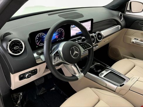 Certified 2026 Mercedes-Benz GLB 250 4MATIC image 17