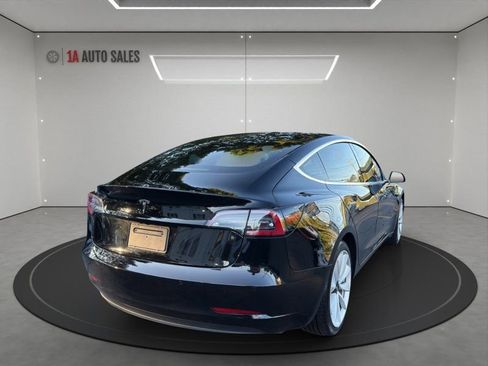 Used 2019 Tesla Model 3 Standard Range Plus image 5