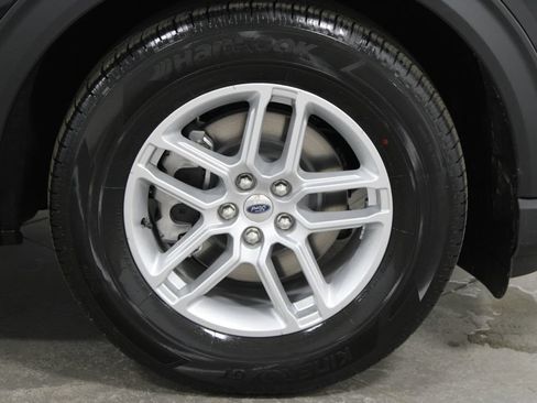 New 2026 Ford Explorer Active RWD image 15
