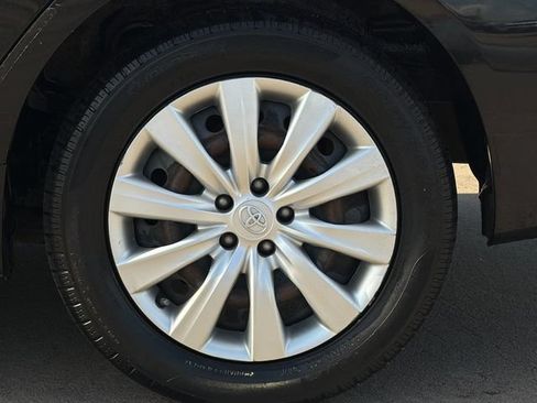 Used 2012 Toyota Corolla LE FWD image 28