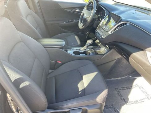 Used 2023 Chevrolet Malibu LT FWD image 17