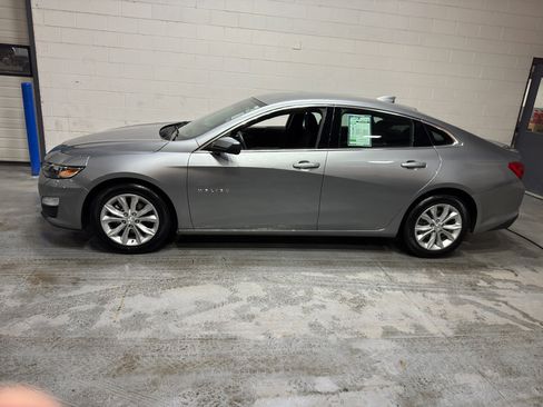 Used 2024 Chevrolet Malibu LT image 2