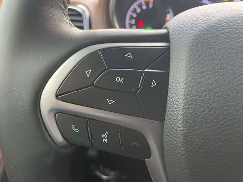 Used 2021 Jeep Grand Cherokee Overland AWD/4WD image 23