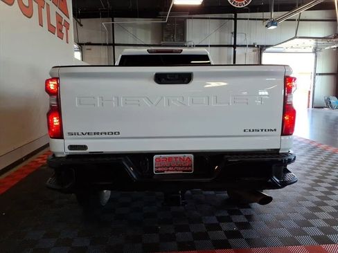 Used 2023 Chevrolet Silverado 2500 Custom w/ Custom Convenience Package image 5