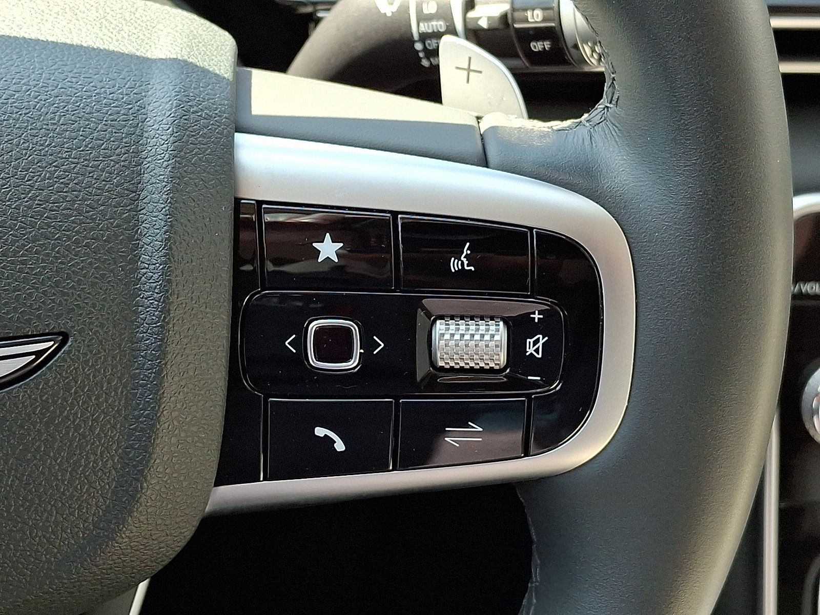 Certified 2025 Genesis GV80 2.5T Standard AWD/4WD image 22
