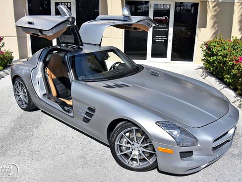 Used 2011 Mercedes-Benz SLS AMG Coupe image 2