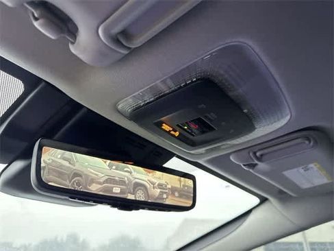 Used 2025 Toyota Prius Plug-In Hybrid image 25