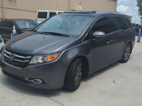 Used 2016 Honda Odyssey Touring image 2