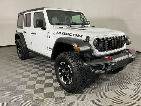Used 2024 Jeep Wrangler Unlimited Rubicon w/ Technology Group AWD/4WD image 3
