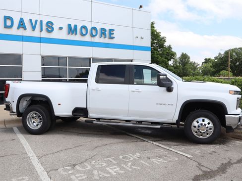 New 2026 Chevrolet Silverado 3500 LT w/ Safety Package AWD/4WD image 5