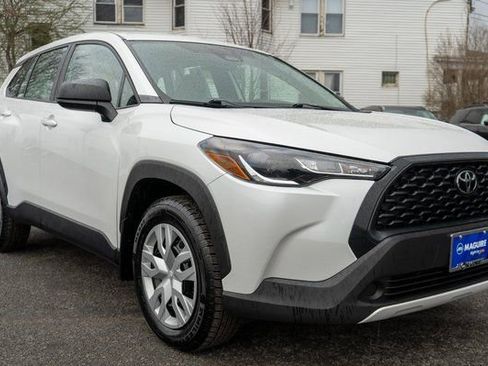 Used 2023 Toyota Corolla Cross L AWD/4WD image 4