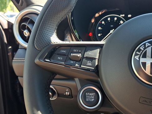 New 2025 Alfa Romeo Tonale AWD/4WD image 18