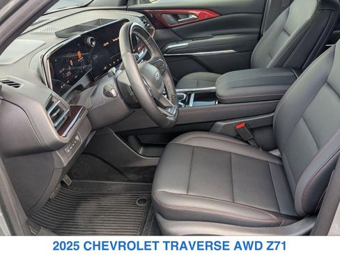 Used 2025 Chevrolet Traverse Z71 w/ Enhanced Driving Package AWD/4WD image 14