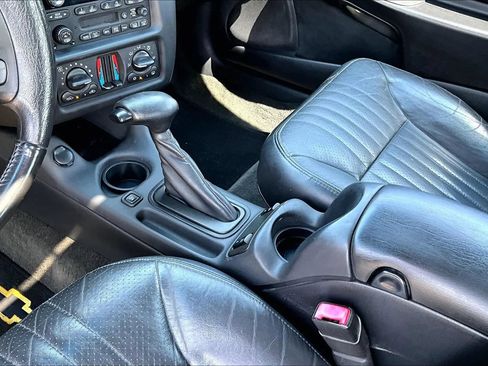 Used 2004 Chevrolet Monte Carlo SS w/ Preferred Equipment Group FWD image 17