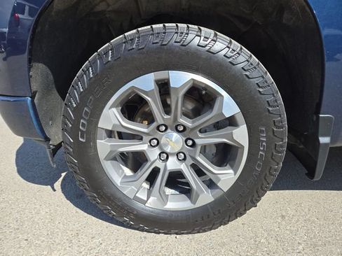 Used 2022 Chevrolet Silverado 1500 High Country w/ Z71 Off-Road Package AWD/4WD image 7