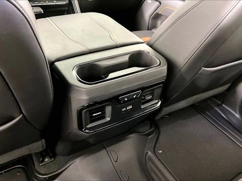 Used 2025 GMC Sierra 1500 AT4 w/ AT4 Premium Package AWD/4WD image 11