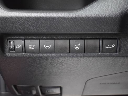 Used 2023 Toyota RAV4 XLE Premium image 17