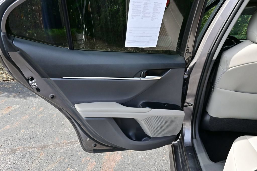 Used 2018 Toyota Camry SE w/ Moonroof Package FWD image 20