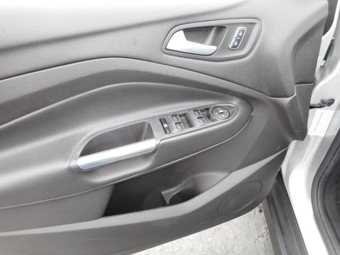 Used 2015 Ford C-MAX SE image 15