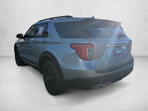 Used 2022 Ford Explorer XLT w/ Equipment Group 202A image 8