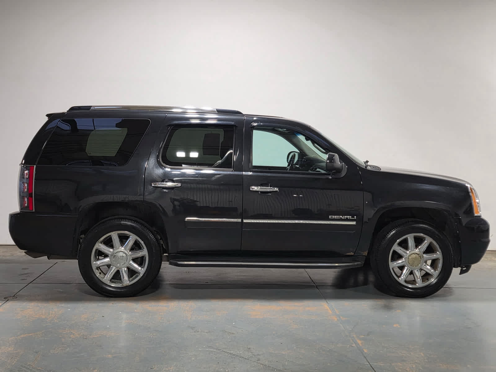 Used 2012 GMC Yukon Denali AWD/4WD image 6