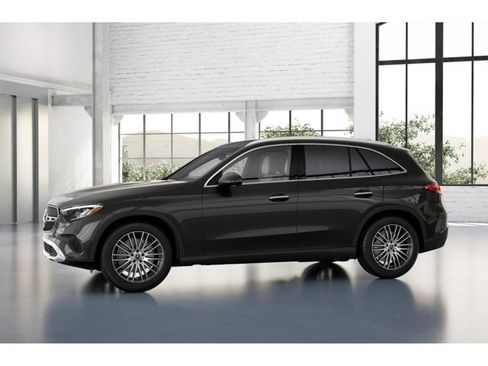Used 2026 Mercedes-Benz GLC 300 4MATIC image 36