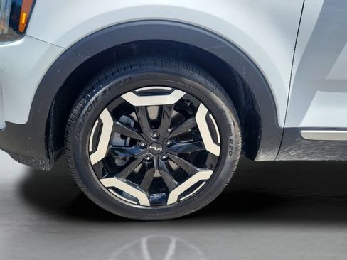 Used 2025 Kia Telluride EX w/ EX Captain's Chair Package AWD/4WD image 10