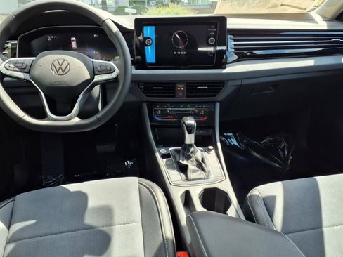 New 2025 Volkswagen Jetta SE FWD image 9