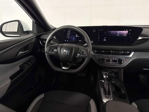 Certified 2025 Buick Envista Preferred FWD image 20