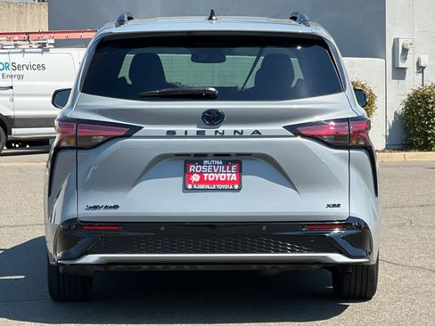 Certified 2025 Toyota Sienna XSE w/ XSE Premium Package AWD/4WD image 8