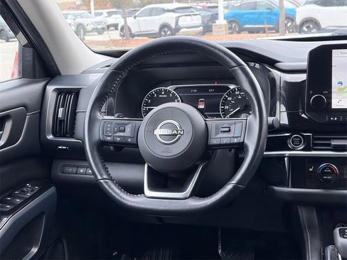 Used 2022 Nissan Pathfinder SL w/ Lighting Package (N92) image 23