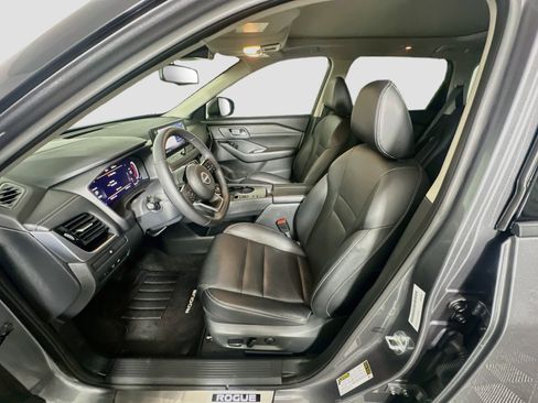 Used 2024 Nissan Rogue SL w/ SL Premium Package FWD image 13